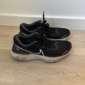 Nike Invincible Run size 11.5